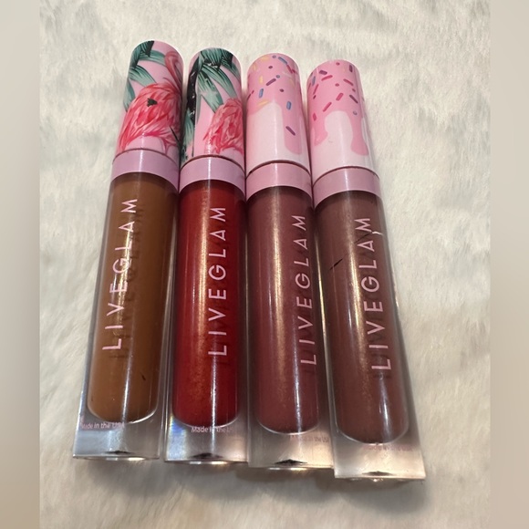 Live Glam Kiss Me - Picture 2 of 3